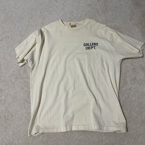 Gallery dept beige tee